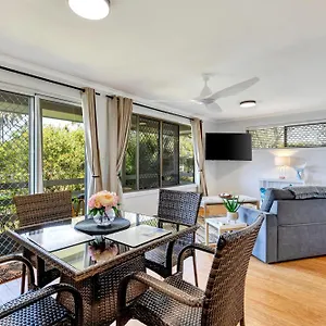 Sanctuary Lakes Fauna Retreat Urangan